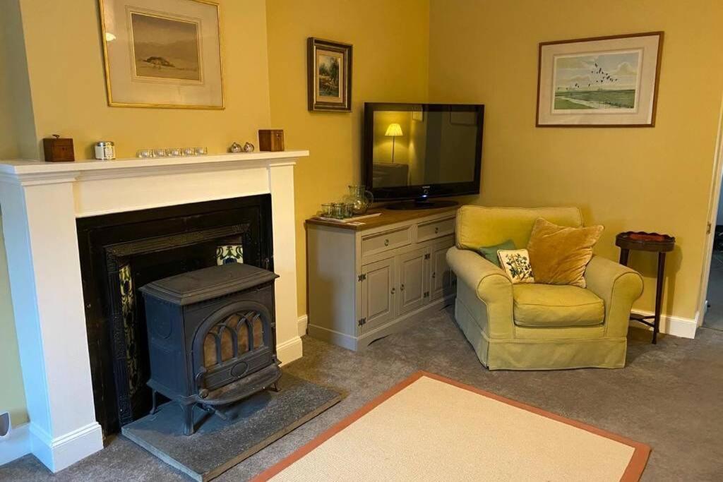 2X King Bedrooms, Private Living Room & Bathroom Thornhill  Dış mekan fotoğraf